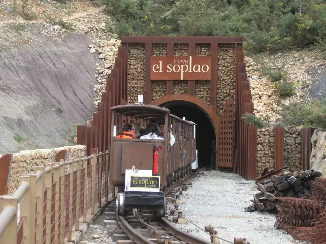 cueva-el-soplao-tren