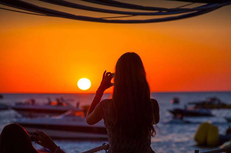 san-antonio-cafe-del-mar-atardecer-3