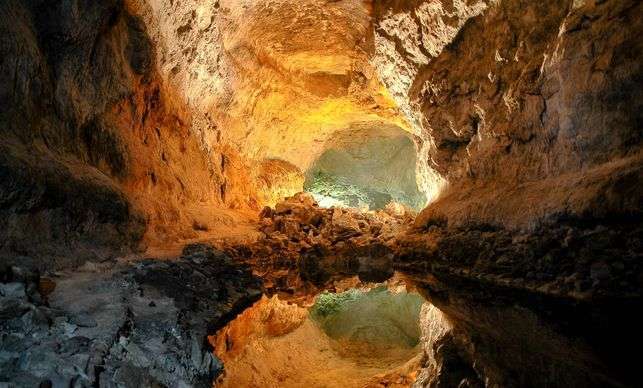 cueva-de-los-verdes-2