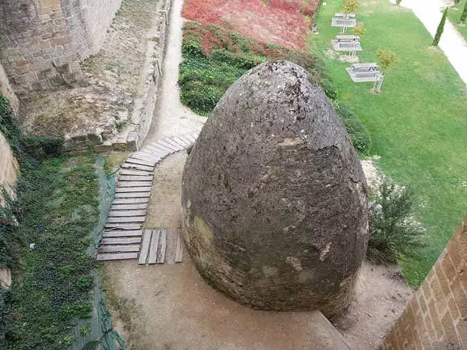 Castillo-de-Olite-pozo-del-hielo