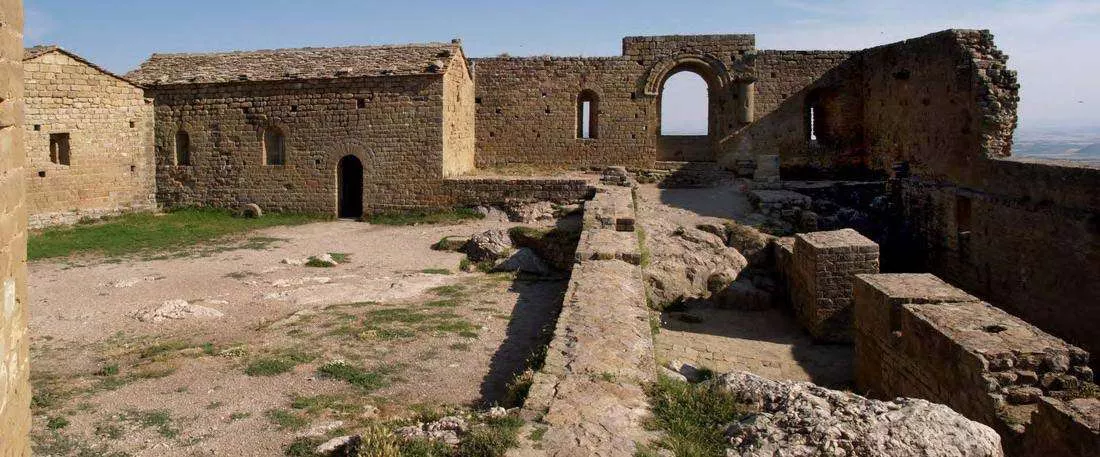 castillo-de-Loarre-iglesia-Santa-María-Valverde