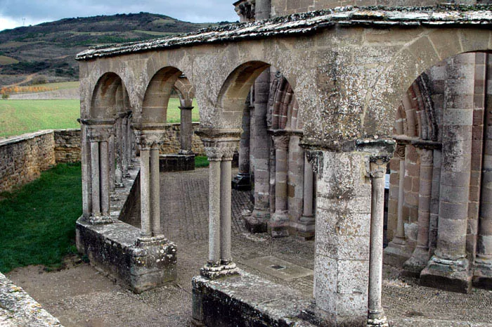 Santa-Maria-de-Eunate-historia-3