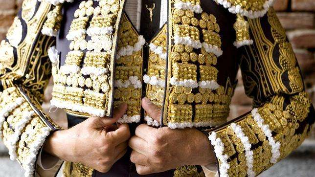 como llevar el traje de luces